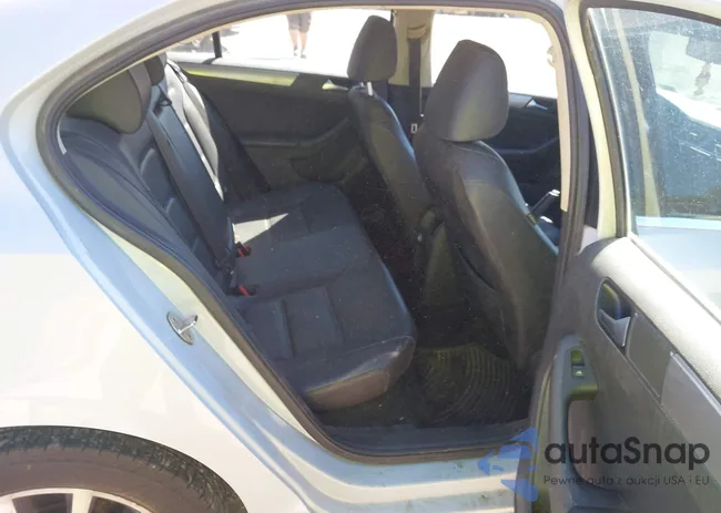 3VWDB7AJ0HM285526: 43351786