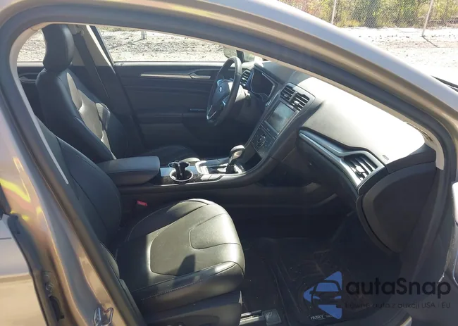 3FA6P0SU7FR191324: 43352122