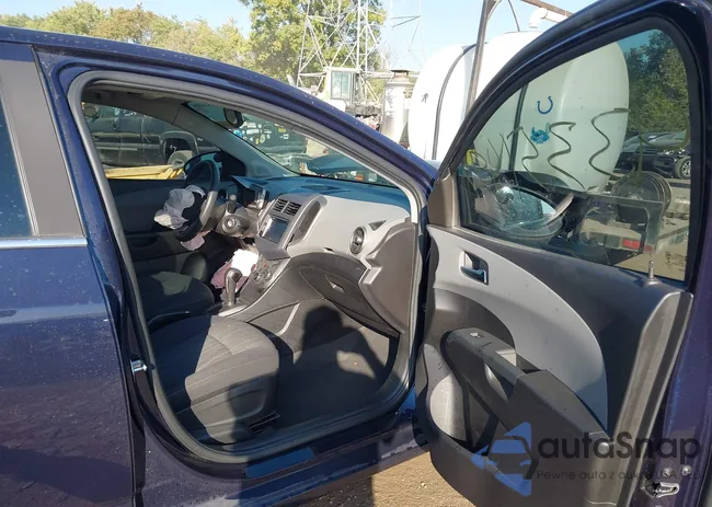 1G1JC5SH9F4105707: 43351498