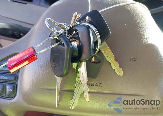 1LNHM83W1YY837855: 43352731