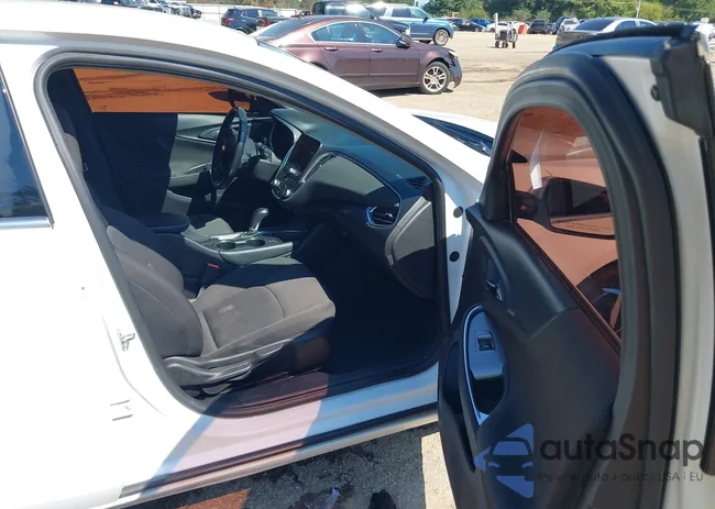 1G1ZD5ST1JF285265: 43352783