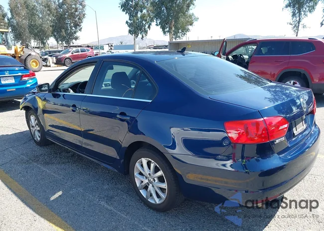 3VWD17AJ8EM385789: 43352825