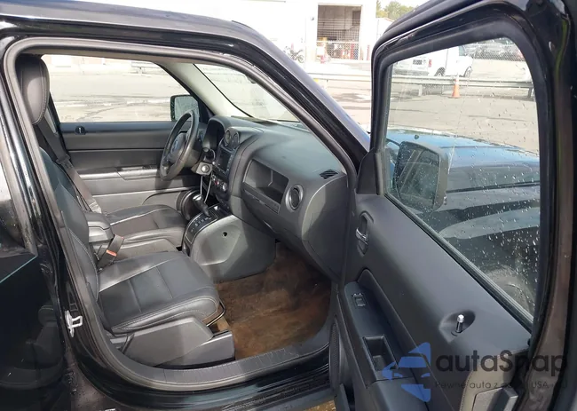 1C4NJRFB2GD708270: 43352845