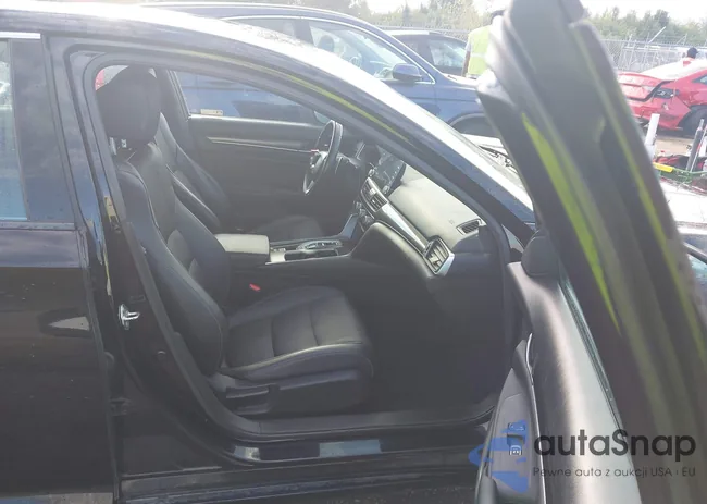 1HGCV2F30KA017522: 43352410