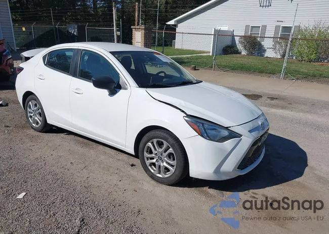 3MYDLBYV8JY329199: 43352455