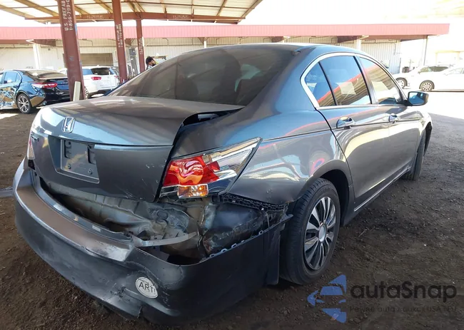 1HGCP2F34AA024661: 43352458