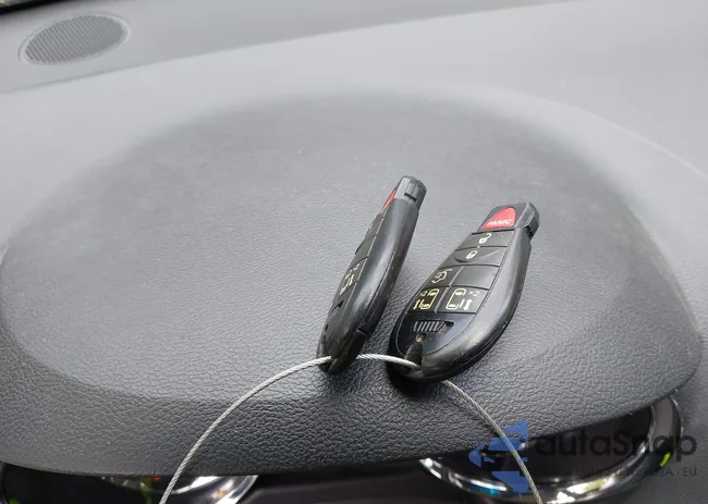 2C4RC1BGXGR300272: 43352589