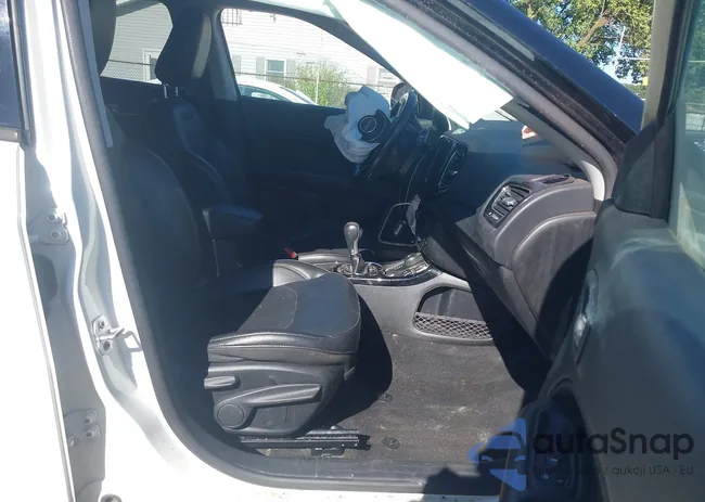 3C4NJDCB5KT827375: 43354393