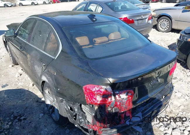 WBA8D9C30HA011651: 43356015