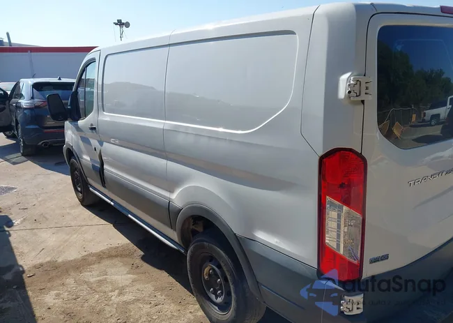 1FTYR1ZM6GKB34384: 43356583