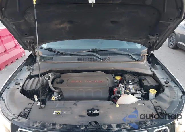 3C4NJDCB1JT283133: 43357974