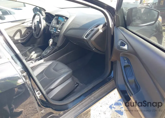 1FADP3N28GL369986: 43358118