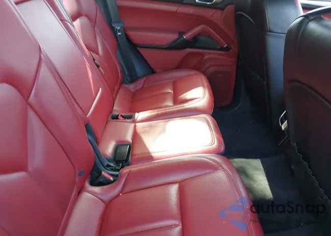 WP1AA2A29JKA00547: 43358892