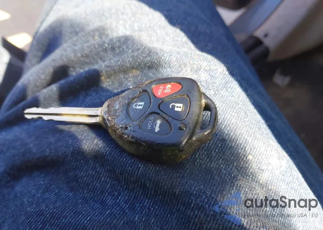 2T1BU4EE2DC964085: 43358915