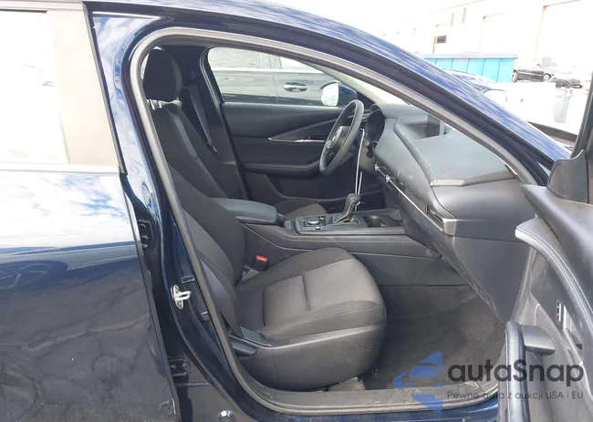 3MVDMBAMXPM565638: 43359110