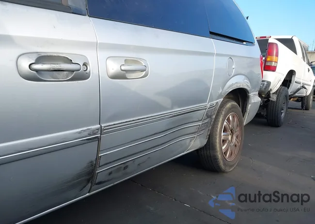 2C8GP64L75R197889: 43359275