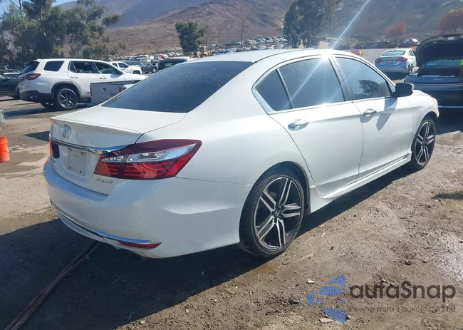 1HGCR2F58HA182393: 43358324