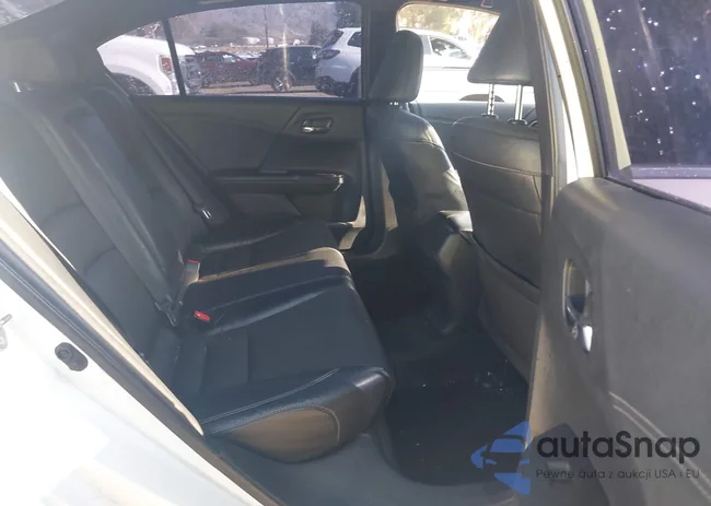 1HGCR2F58HA182393: 43358324