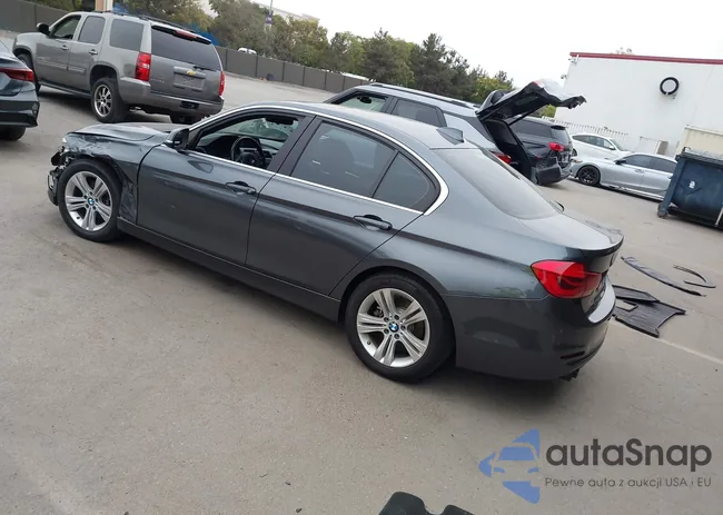 WBA8B9C5XJEE81727: 43358503