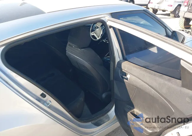 KMHTC6AD7HU305732: 43358586