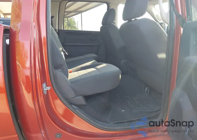 1D3HV13T29S793892: 43359810