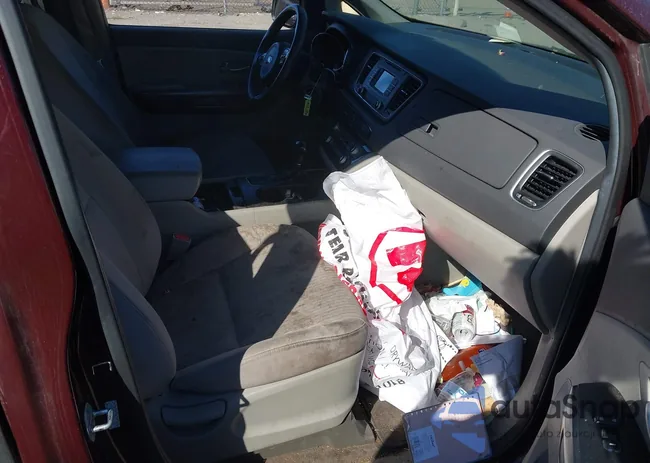 KNDMB5C16G6189158: 43359876