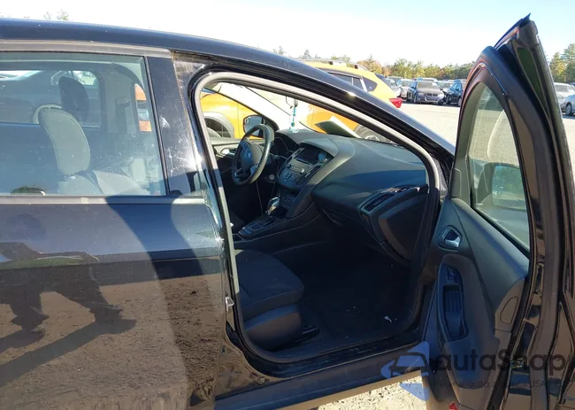 1FADP3F27GL232083: 43359878