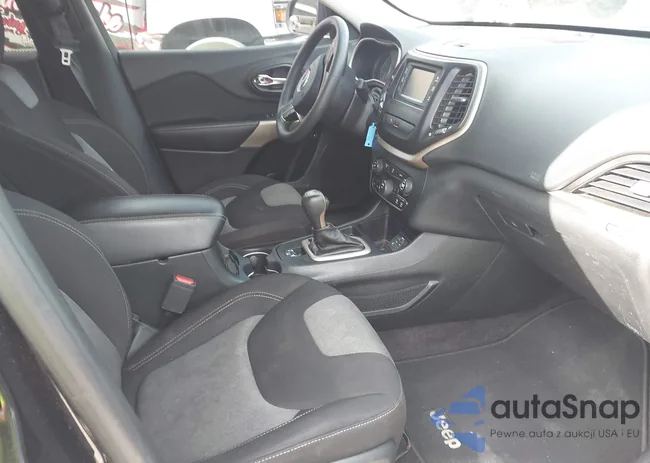 1C4PJLCB4JD595102: 43359901