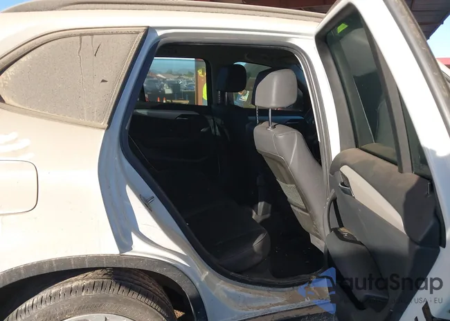 WBAVM1C53FV318551: 43359316