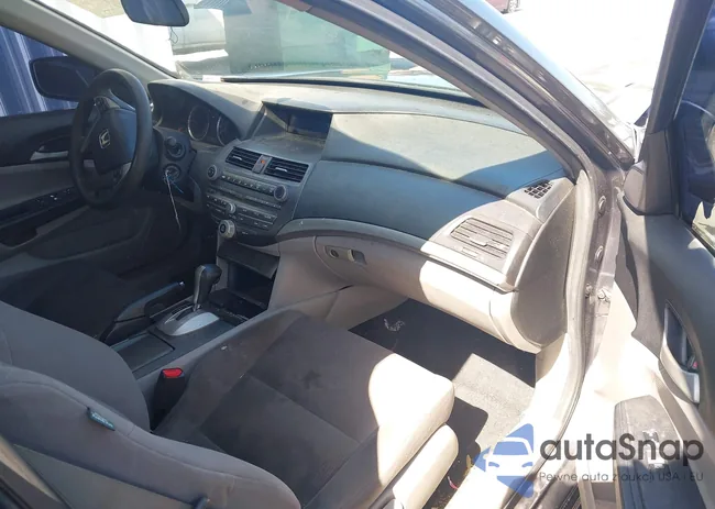 1HGCP2F40BA017720: 43360335