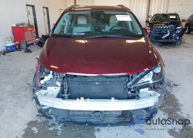 2C4RC1N70JR105526: 43360505