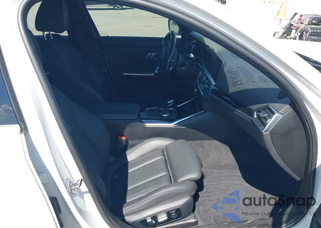 WBA5R7C50KAJ79632: 43361733