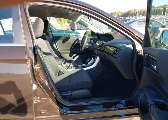 1HGCR2F33HA213015: 43361826