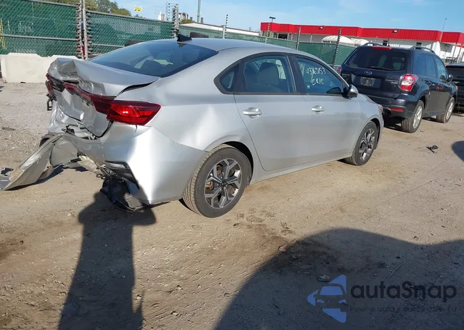 3KPF24AD6KE114043: 43365153