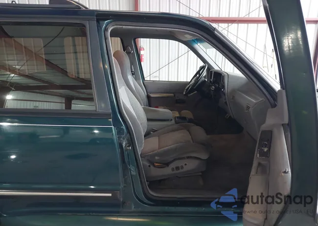 1FMDU32X5PUD81568: 43365243