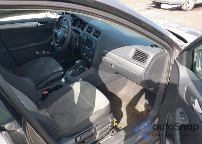 3VW2B7AJ2HM211659: 43364658