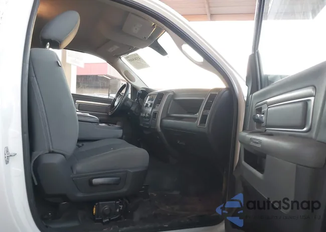 3C7WRCAL9HG737637: 43365695