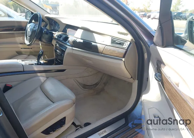 WBAKB8C56BCY65532: 43365825