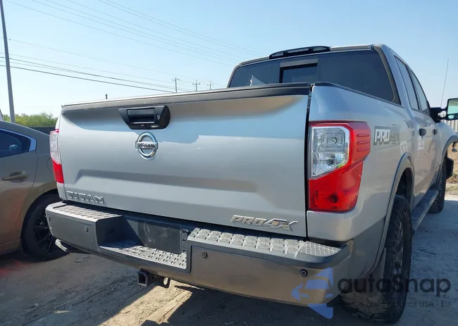 1N6AA1E51JN551695: 43365881