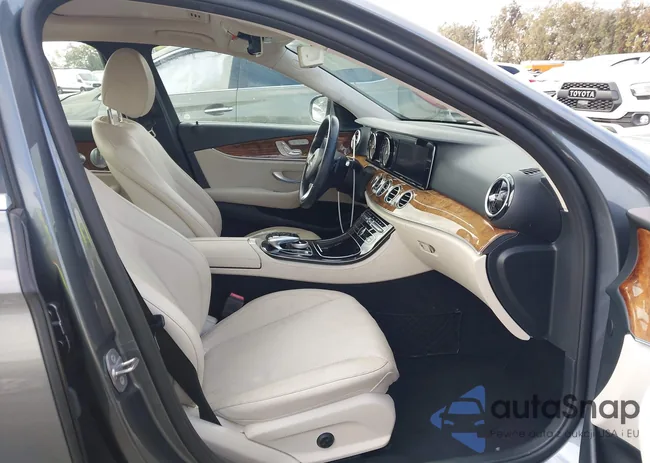 WDDZF4JB6JA316131: 43365465