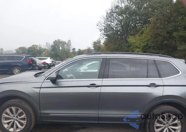 3VV2B7AX1JM106853: 43366380