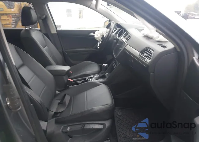 3VV2B7AX1JM106853: 43366380