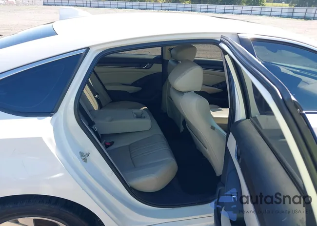 1HGCV2F68JA003800: 43366383