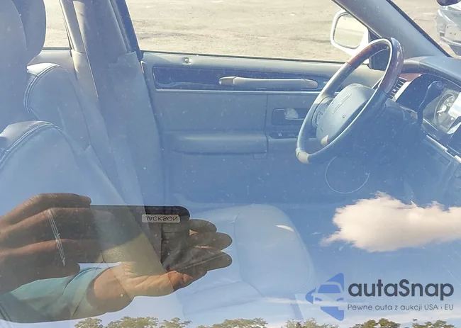 2LNHM82V09X633512: 43367446