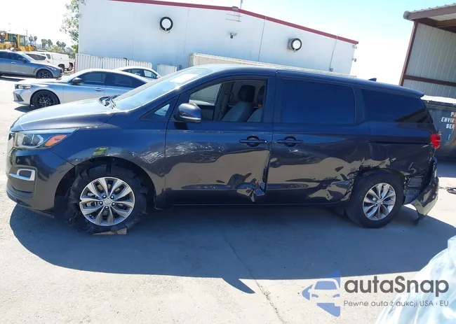 KNDMB5C18L6653478: 43369104