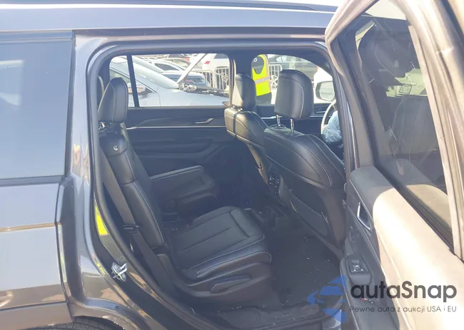 1C4RJJBG6S8649911: 43369167