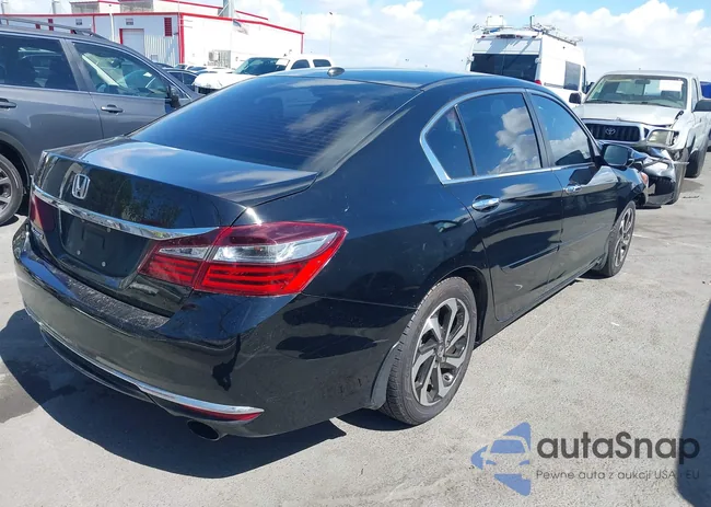 1HGCR2F70GA021696: 43369169