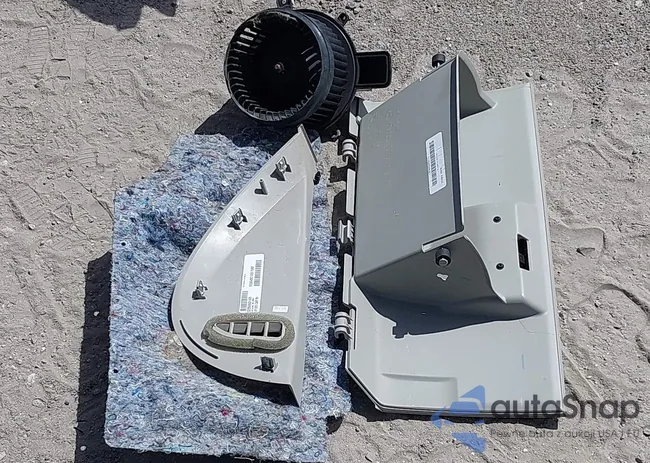 2C4RC1BG0ER454924: 43368523