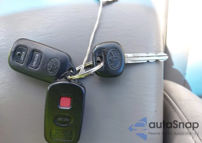 4T1BF28B64U377063: 43370221