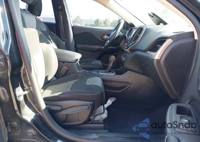 1C4PJLAB4EW217102: 43369398